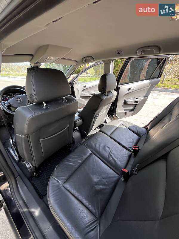 Універсал Opel Astra 2010 в Калуші