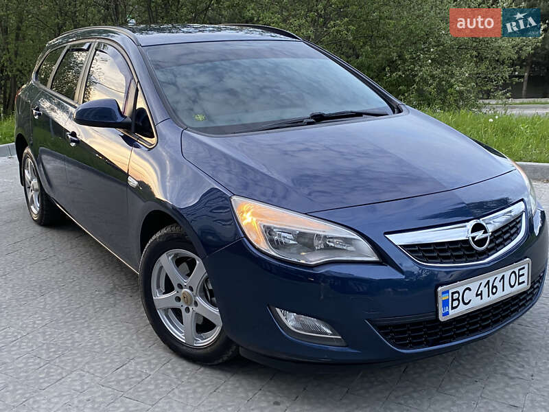 Opel Astra 2011