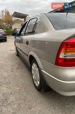 Седан Opel Astra 2007 в Днепре