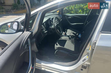 Хэтчбек Opel Astra 2013 в 
