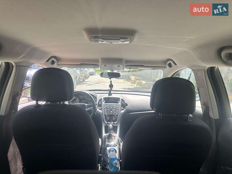 Хэтчбек Opel Astra 2013 в Львове
