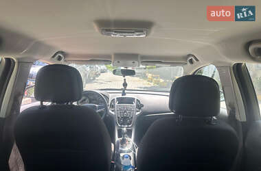 Хэтчбек Opel Astra 2013 в 