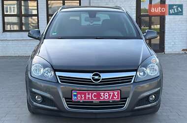 Универсал Opel Astra 2010 в 