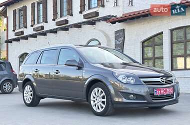 Универсал Opel Astra 2010 в 
