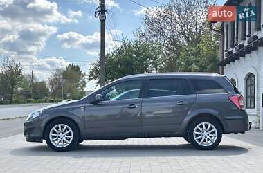 Универсал Opel Astra 2010 в 
