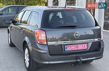 Универсал Opel Astra 2010 в 