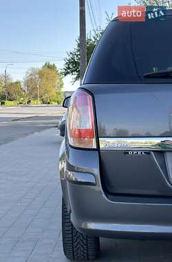 Универсал Opel Astra 2010 в 