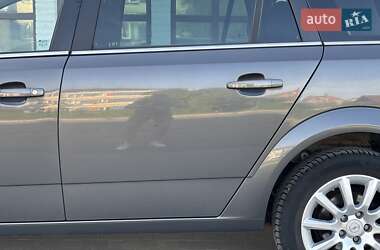 Универсал Opel Astra 2010 в 