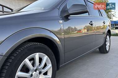 Универсал Opel Astra 2010 в 