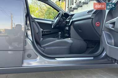 Универсал Opel Astra 2010 в 