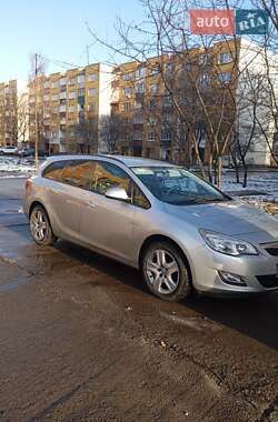 Універсал Opel Astra 2012 в Івано-Франківську