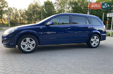 Універсал Opel Astra 2008 в Гадячі