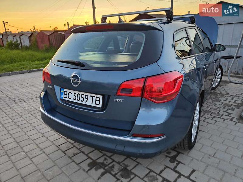 Универсал Opel Astra 2012 в Дрогобыче