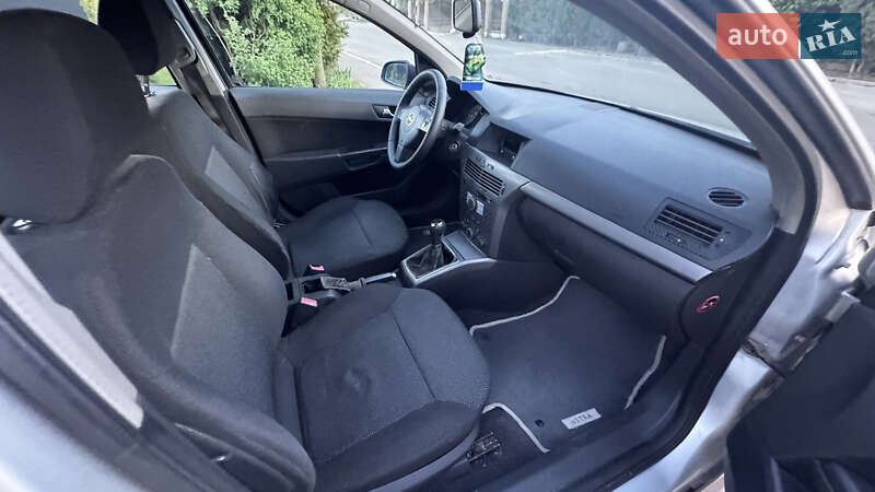 Хетчбек Opel Astra 2005 в Києві