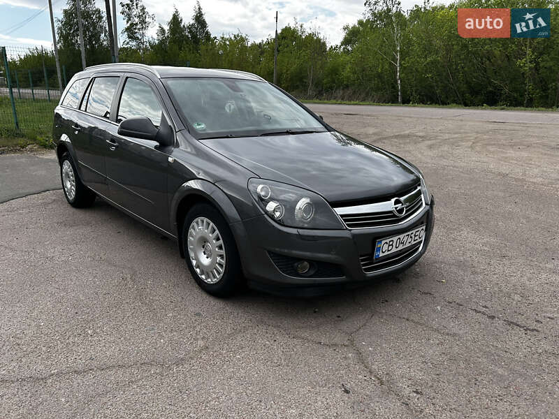 Универсал Opel Astra 2010 в 