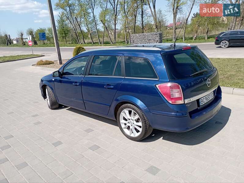 Универсал Opel Astra 2008 в Самборе