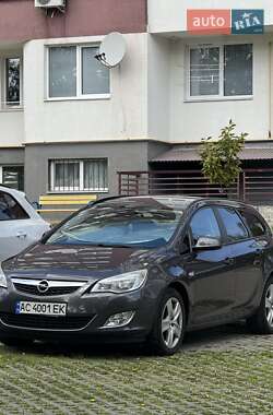 Універсал Opel Astra 2011 в Львові