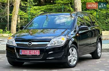 Універсал Opel Astra 2009 в Дрогобичі