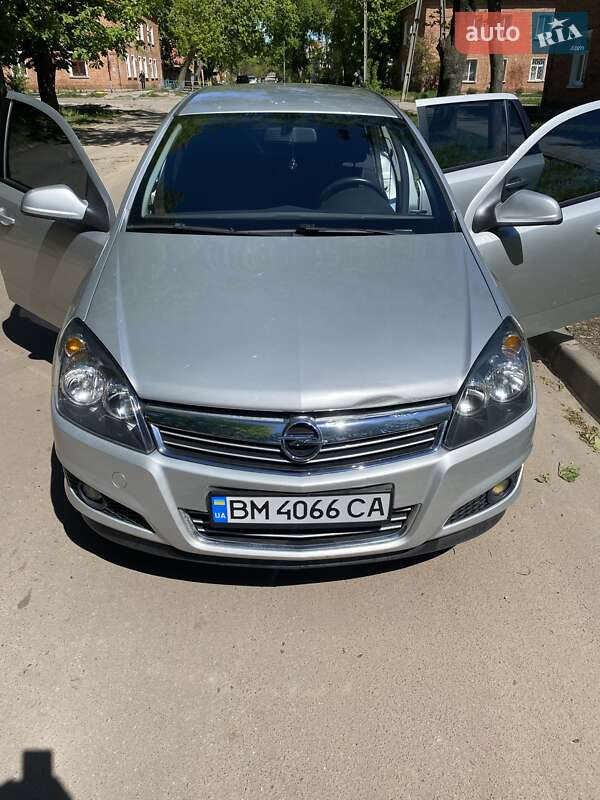 Opel Astra 2012