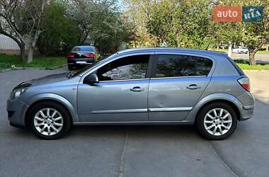 Хетчбек Opel Astra 2004 в 