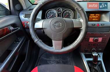 Хетчбек Opel Astra 2004 в 