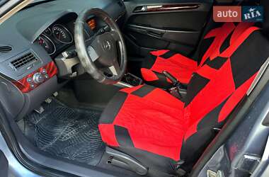 Хетчбек Opel Astra 2004 в 