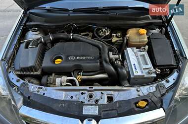 Хетчбек Opel Astra 2004 в 