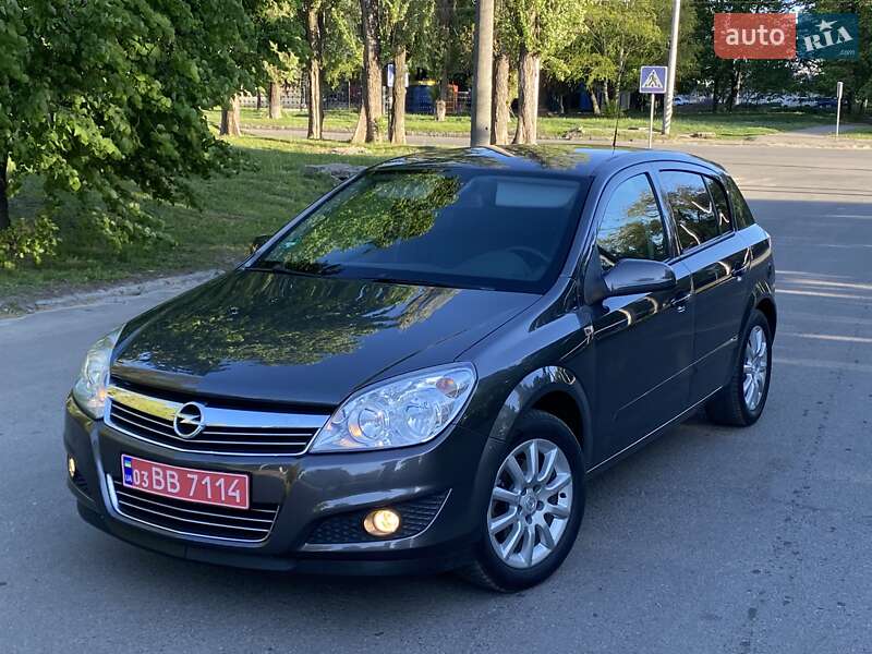 Хетчбек Opel Astra 2008 в 