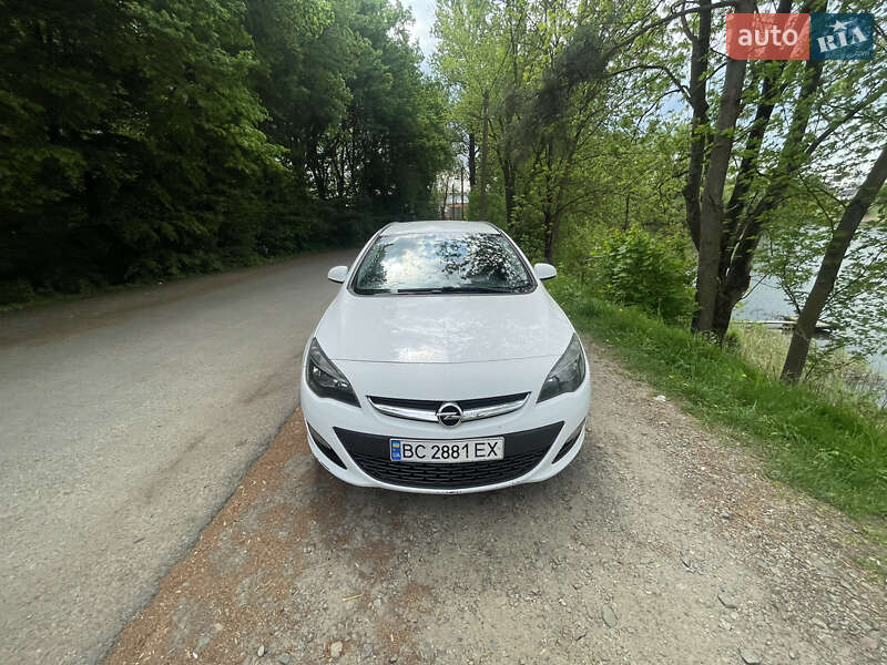 Універсал Opel Astra 2013 в 