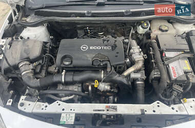 Универсал Opel Astra 2011 в 