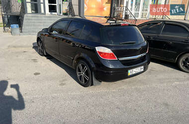 Хэтчбек Opel Astra 2006 в 