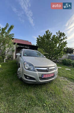 Универсал Opel Astra 2010 в Харькове