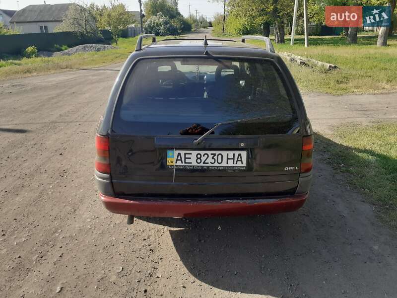 Універсал Opel Astra 1995 в Дніпрі