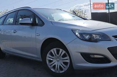 Универсал Opel Astra 2012 в 