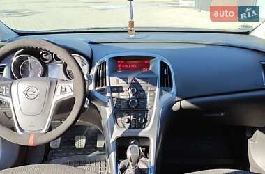 Универсал Opel Astra 2012 в 