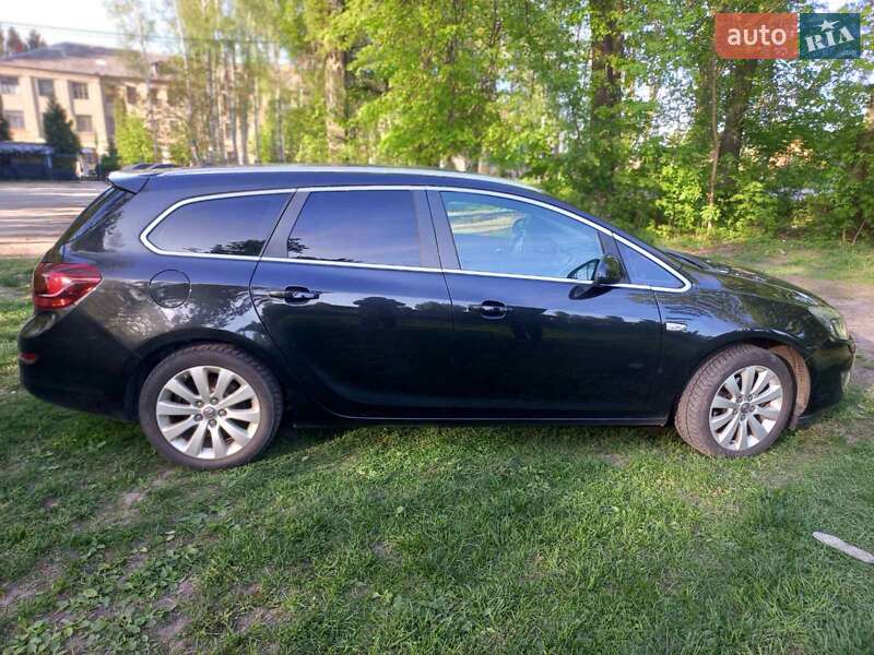 Универсал Opel Astra 2012 в Звягеле