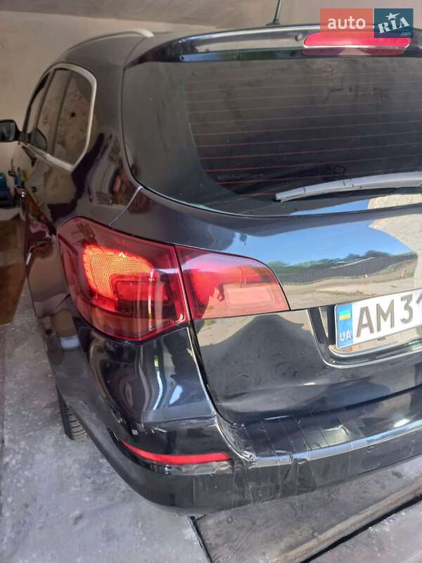 Универсал Opel Astra 2012 в Звягеле