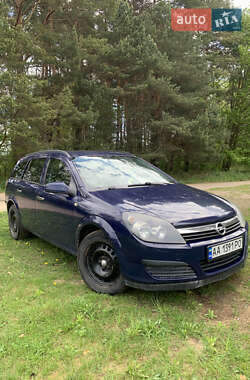 Універсал Opel Astra 2006 в Новояворівську