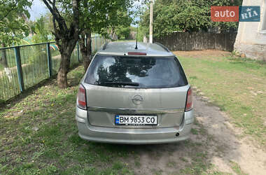 Універсал Opel Astra 2011 в Охтирці
