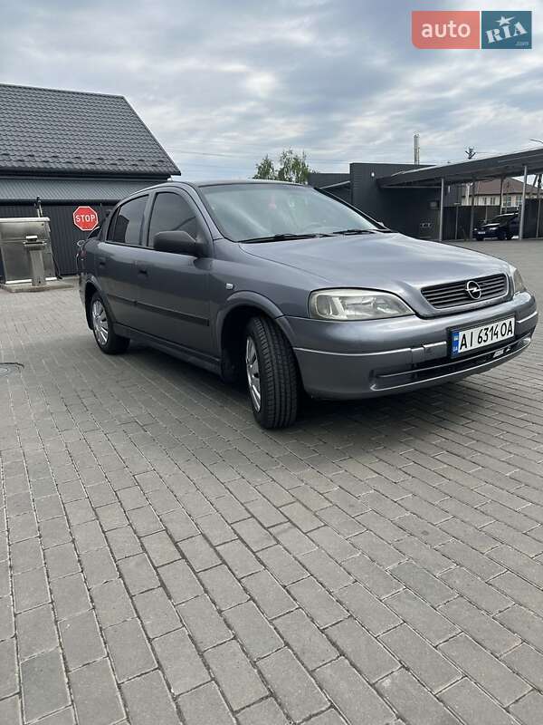 Седан Opel Astra 2006 в 