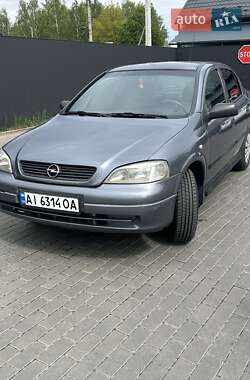 Седан Opel Astra 2006 в 