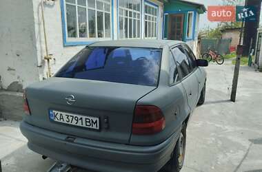Седан Opel Astra 1993 в Калиновке