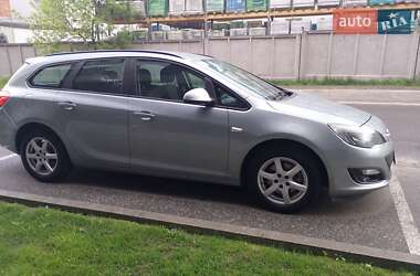 Універсал Opel Astra 2013 в Львові