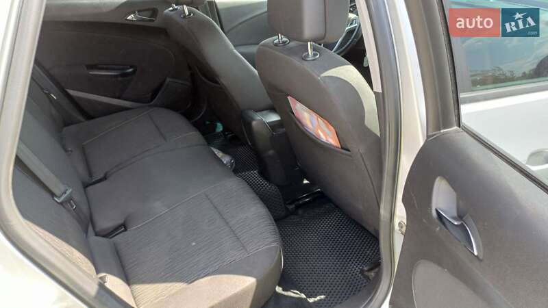 Универсал Opel Astra 2014 в Хусте