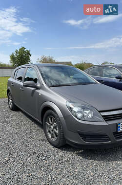 Хэтчбек Opel Astra 2004 в Бучаче