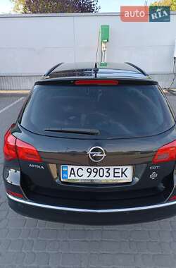 Универсал Opel Astra 2013 в Луцке