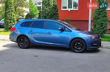 Универсал Opel Astra 2014 в 