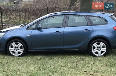 Универсал Opel Astra 2014 в 