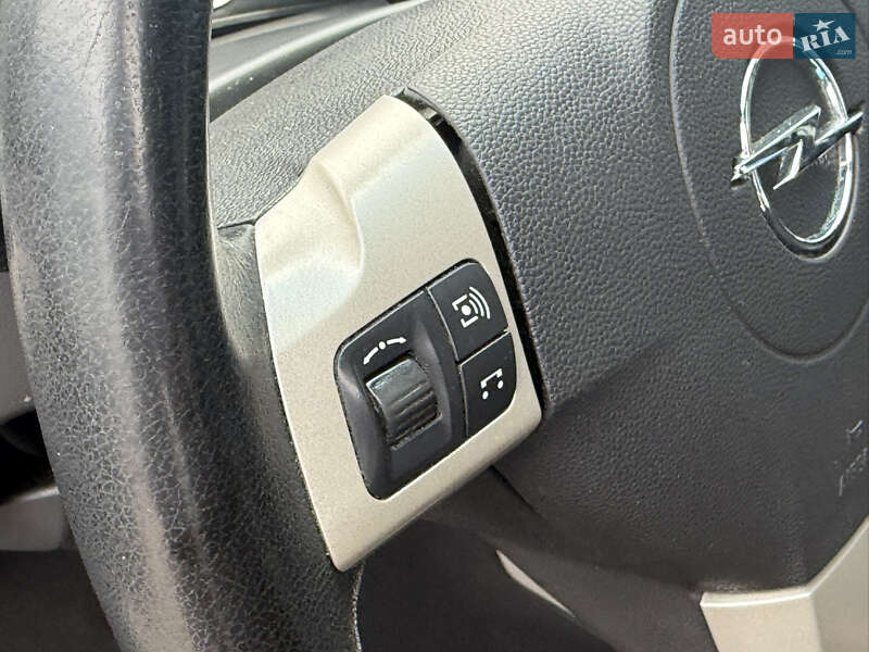Універсал Opel Astra 2008 в Рівному
