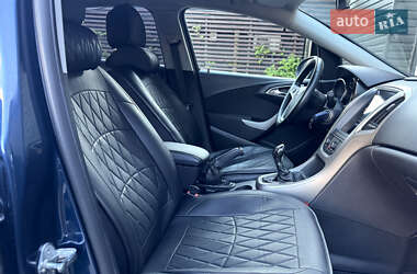 Универсал Opel Astra 2011 в 